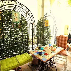 Hand Decorated House With Court Apartment Florence